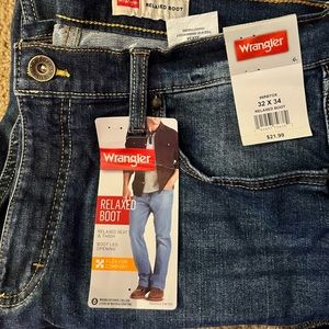 *NWT* Men’s WRANGLER RELAXED BOOT FIT jeans SIZE 32 x 34